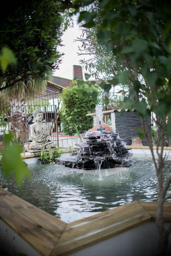 Hotel Restaurant Mon Auberge Lunel  Εξωτερικό φωτογραφία