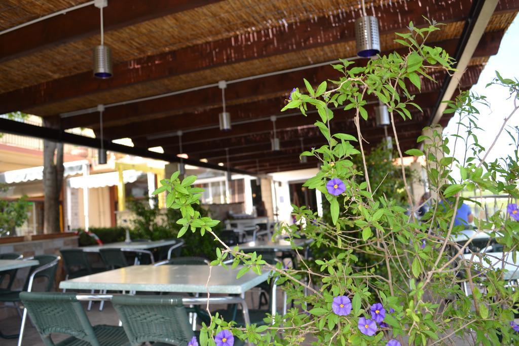 Hotel Restaurant Mon Auberge Lunel  Εξωτερικό φωτογραφία