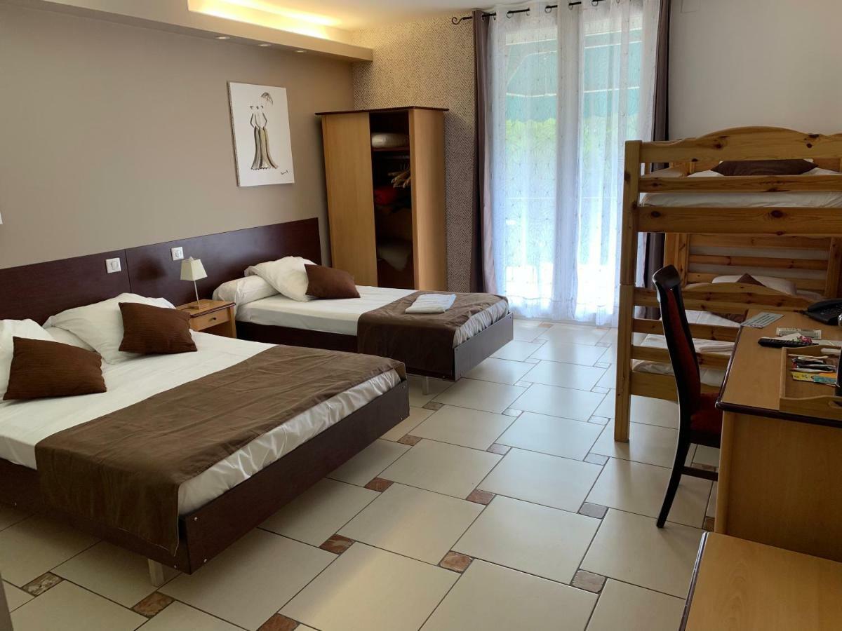 Hotel Restaurant Mon Auberge Lunel  Εξωτερικό φωτογραφία