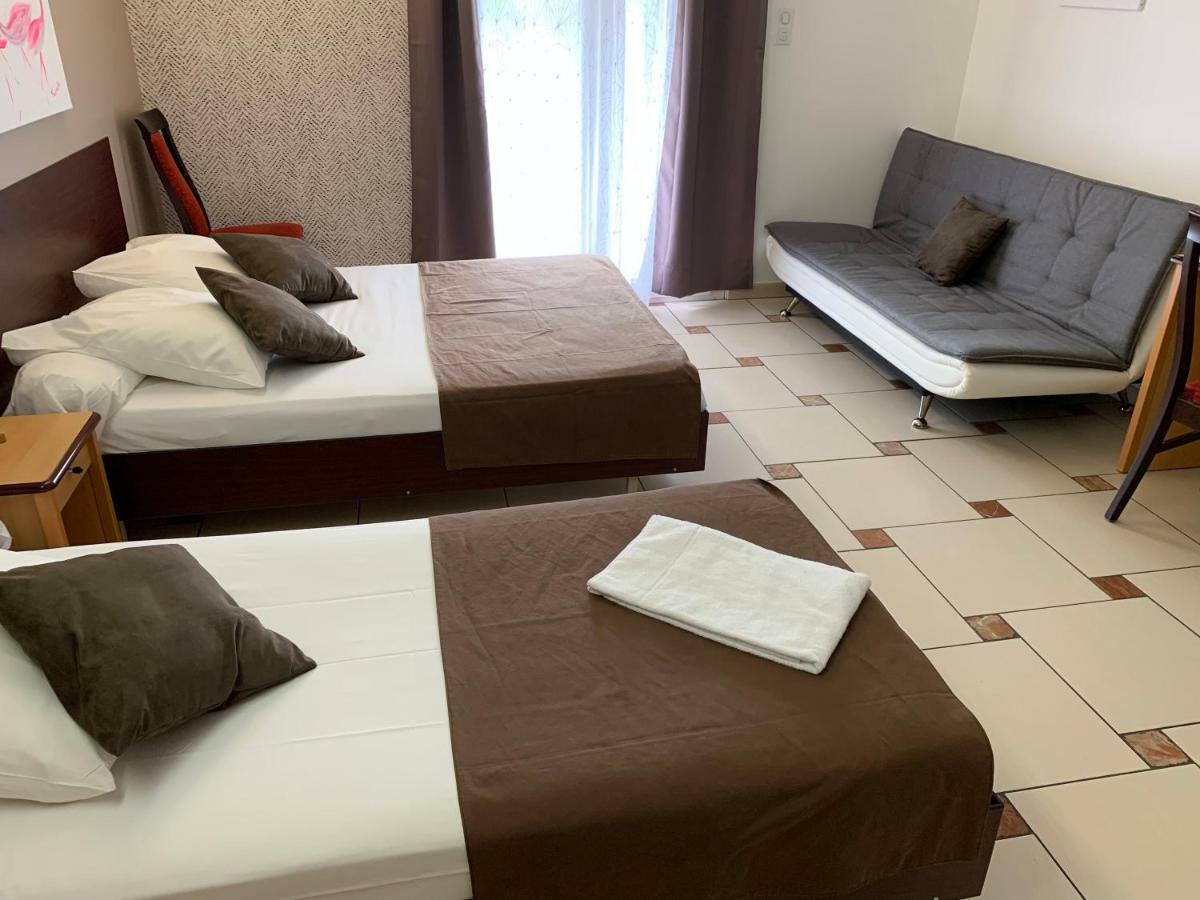 Hotel Restaurant Mon Auberge Lunel  Εξωτερικό φωτογραφία
