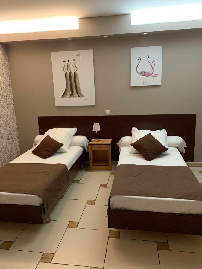 Hotel Restaurant Mon Auberge Lunel  Εξωτερικό φωτογραφία